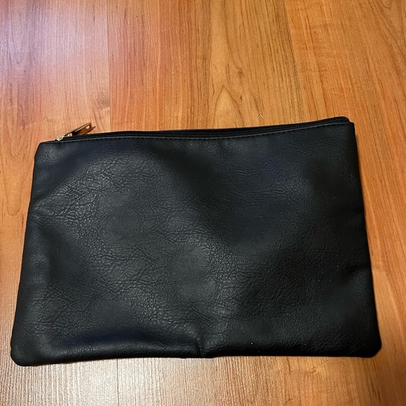 Cute hand bag (w/o a strap) - Picture 2 of 3